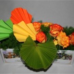 L'harmonie de couleurs vives du décor est inspirée par la boîte de chocolats qui sert  de contenant.