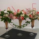 Petites roses et lierre pour un style romantique.