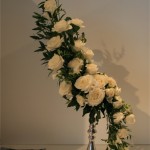  Le bouquet est dessiné ici avec du Laurier d'Alexandrie sur un bougeoir. Concours Cannes 2008.